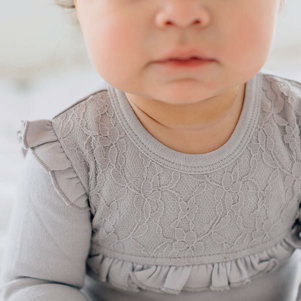 オーガニックコットン ベビーレース足つきカバーオール（長袖）