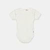 オーガニックコットン ベビーリブスラブラッフルボディスーツ(半袖)