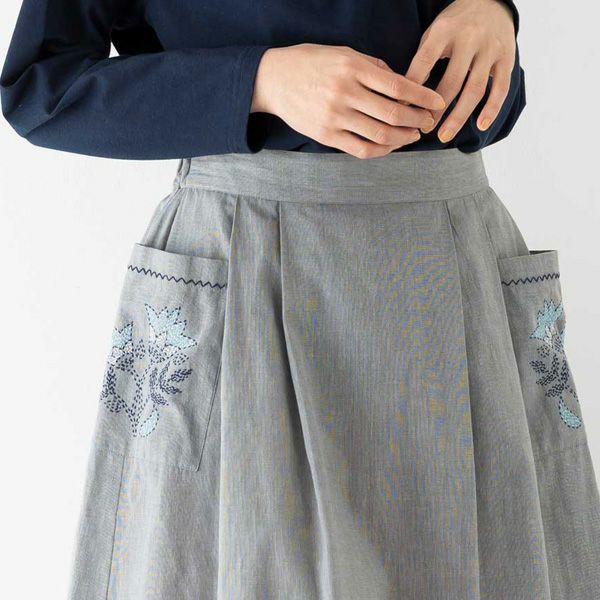 【SALE／10%OFF】オーガニックコットン 手織りブルーベル刺繍サイドポケットタックスカート