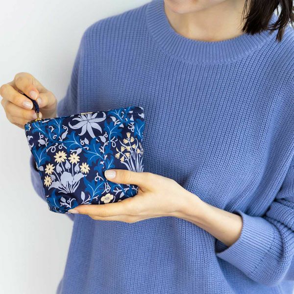 オーガニックコットン V&Aセランダイン柄ポーチ