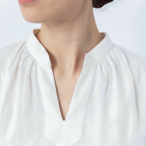 オーガニックコットン 手織り透かしドットジャガードノースリーブブラウス