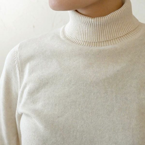 オーガニックコットン リブタートルネックニットトップ
